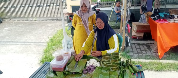 Serba Serbi Jajanan Bulan Ramadhan Di Sepanjang Jalan Raya Pasar Anyer