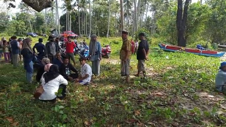 Tim SAR Banten Sisir Pantai Cinangka Cari Remaja Hilang Terseret Ombak