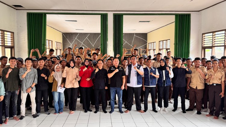 AMC Gelar Sosialisasi “Indahnya Masa Depan Tanpa Narkoba dan Bullying” di SMKN 1 Cinangka